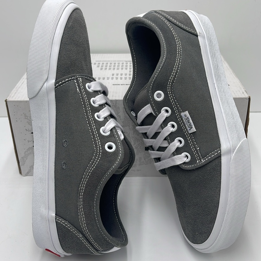 Vans Men's Gray Canvas Sneakers Skate Chukka L
Pewter/True White
VN0A4BX4195 - Picture 12 of 16